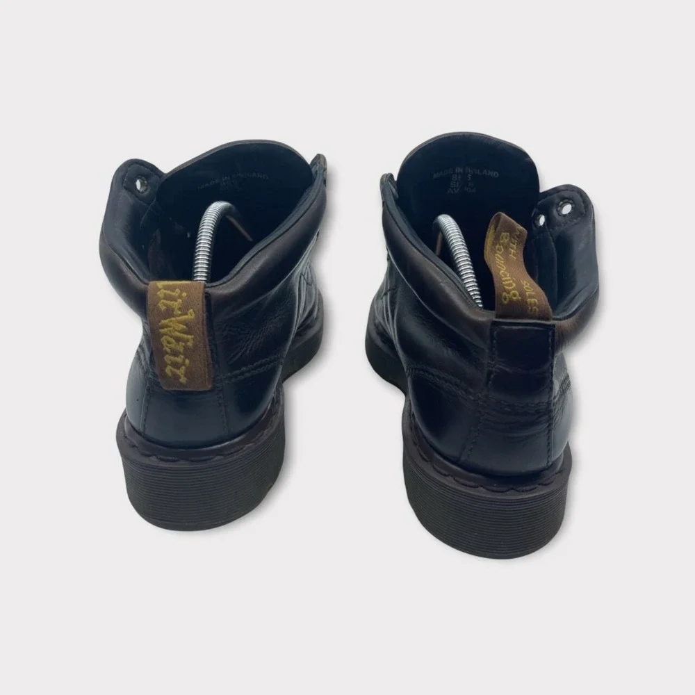 Dr. Martens AW 004 Boots Unisex UK 8 Black Good Made in‎ England Leather Chukka